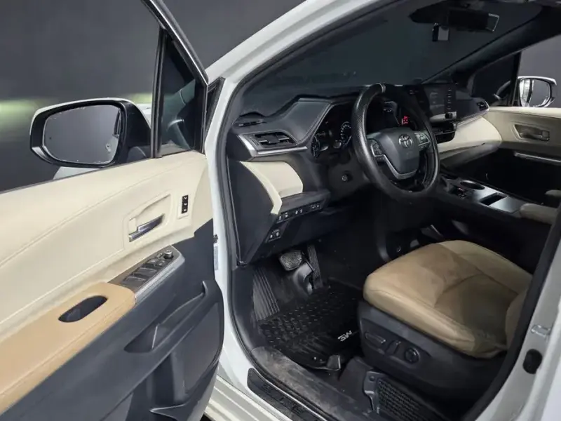 2021 Toyota Sienna с пробегом 246 165 км