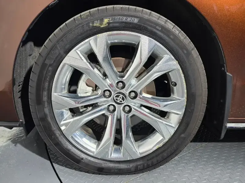 2023 Toyota Sienna с пробегом 58 636 км
