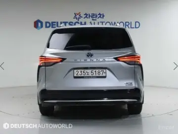 2023 Toyota Sienna с пробегом 68 140 км