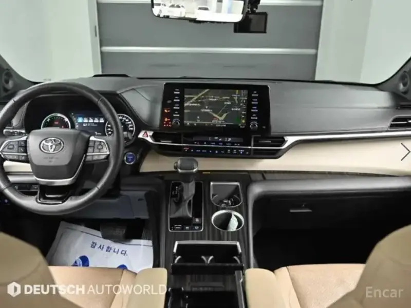 2023 Toyota Sienna с пробегом 68 140 км