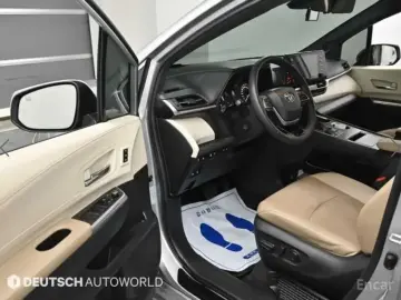 2023 Toyota Sienna с пробегом 68 140 км