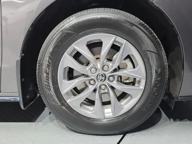 2023 Toyota Sienna с пробегом 55 842 км