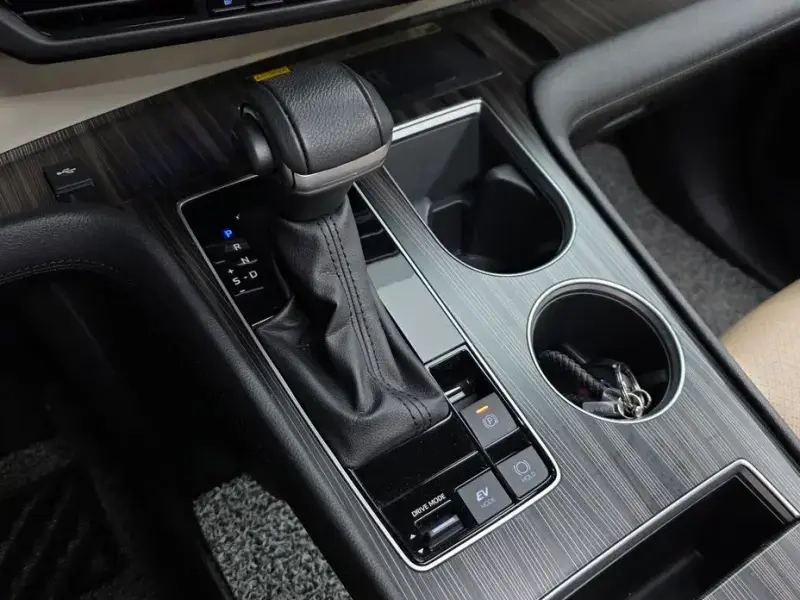 2023 Toyota Sienna с пробегом 55 842 км