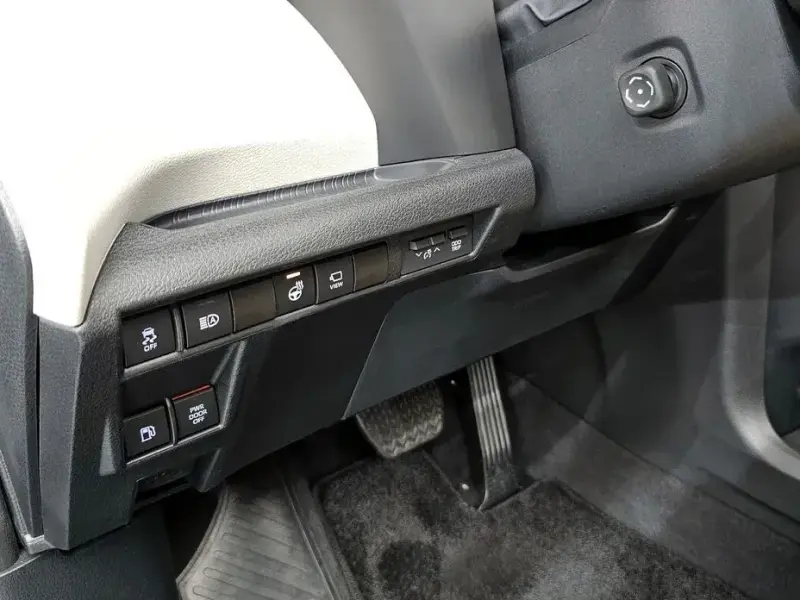 2023 Toyota Sienna с пробегом 9 779 км