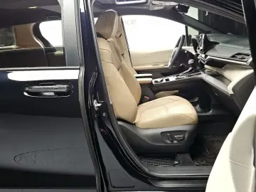 2023 Toyota Sienna с пробегом 9 779 км