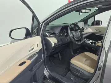 2021 Toyota Sienna с пробегом 69 072 км