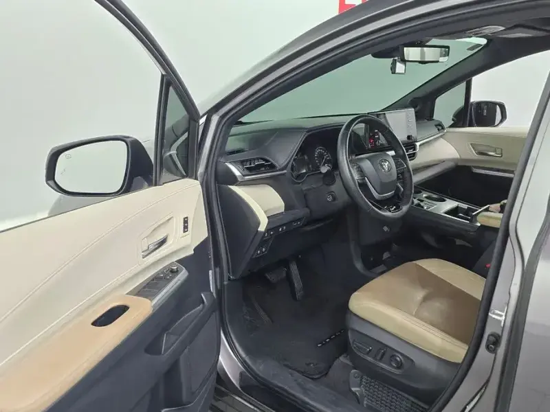 2021 Toyota Sienna с пробегом 69 072 км