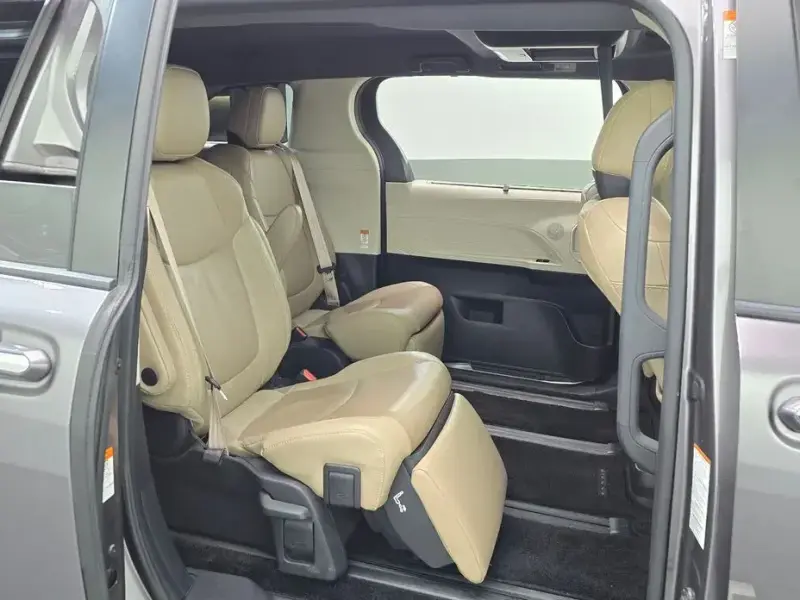 2021 Toyota Sienna с пробегом 69 072 км