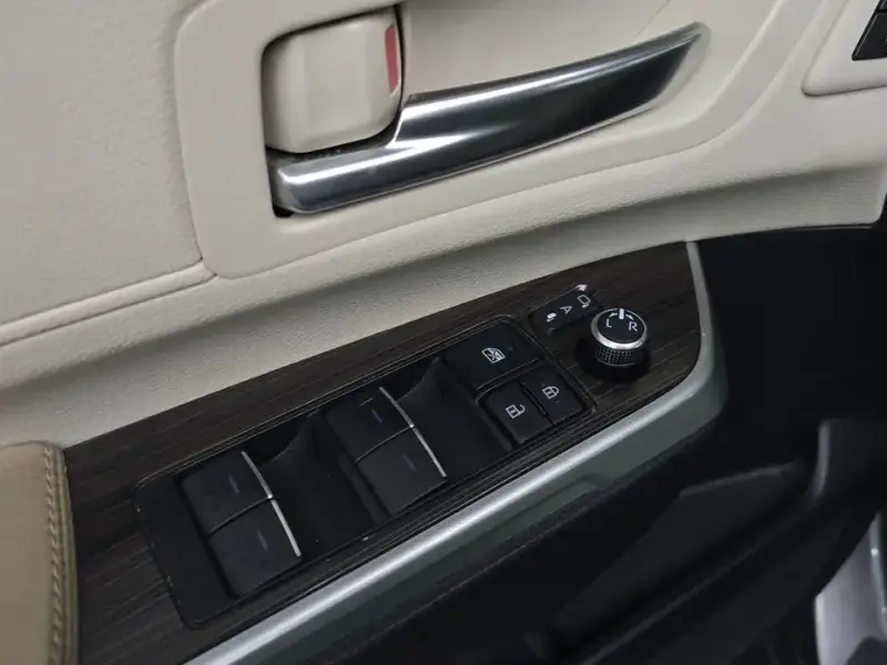2021 Toyota Sienna с пробегом 69 072 км