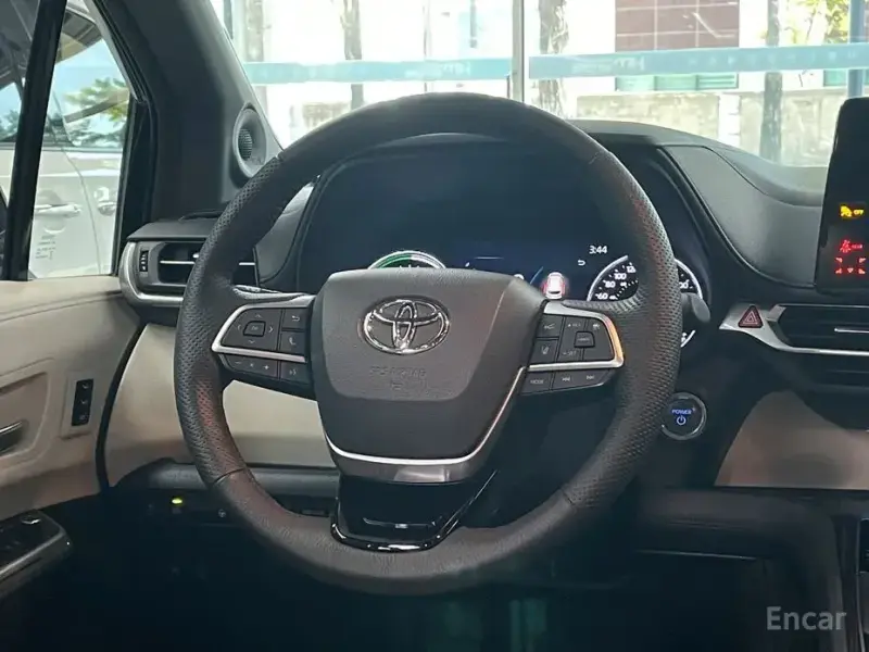 2021 Toyota Sienna с пробегом 31 004 км