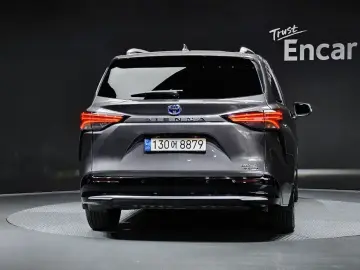 2023 Toyota Sienna с пробегом 24 968 км