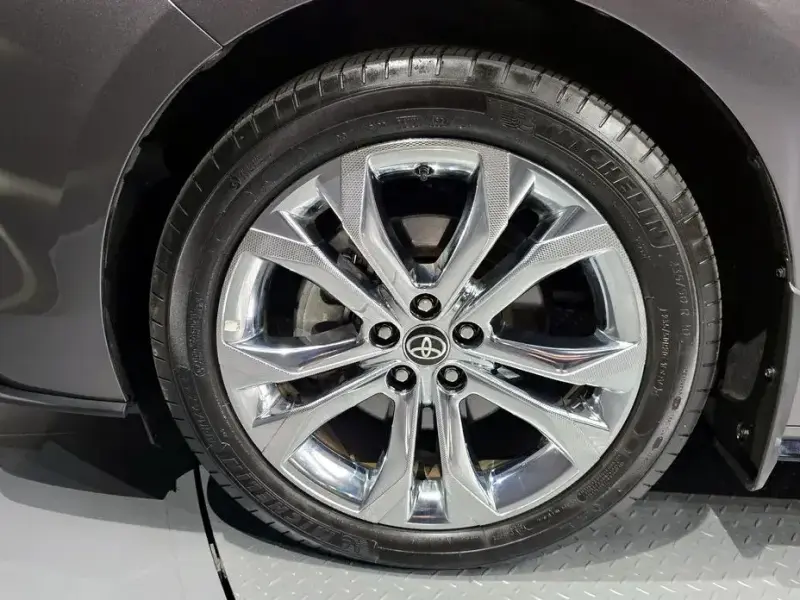 2023 Toyota Sienna с пробегом 24 968 км