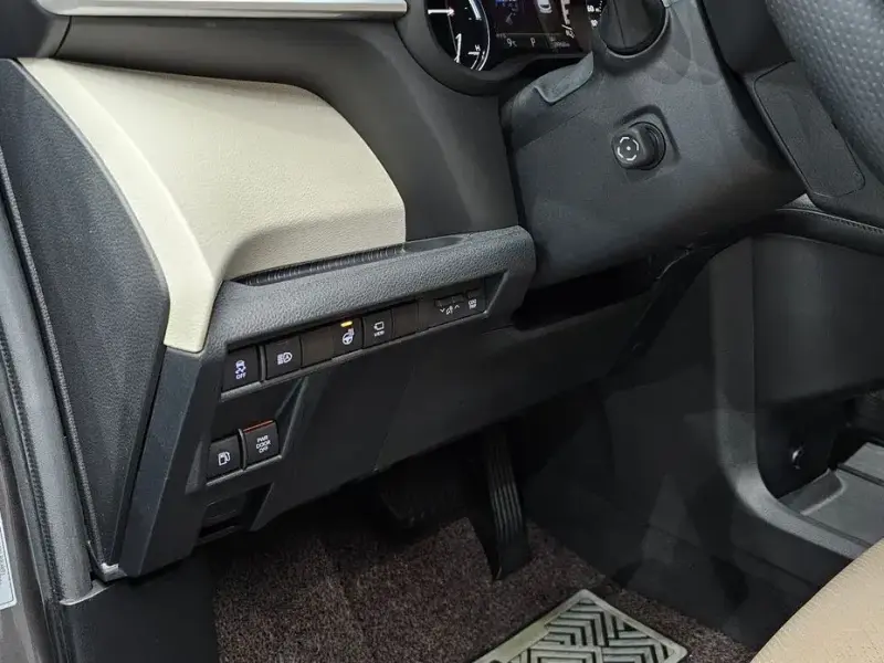 2023 Toyota Sienna с пробегом 24 968 км