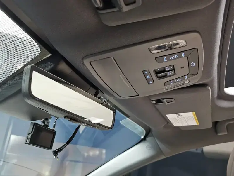 2023 Toyota Sienna с пробегом 24 968 км