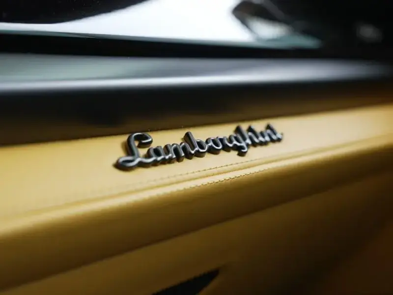 2026 Lamborghini Urus с пробегом 30 км