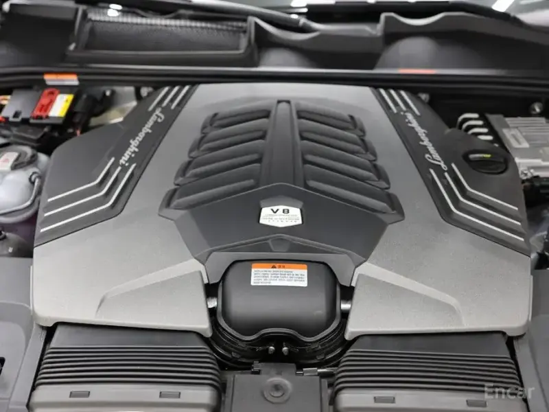 2023 Lamborghini Urus с пробегом 723 км