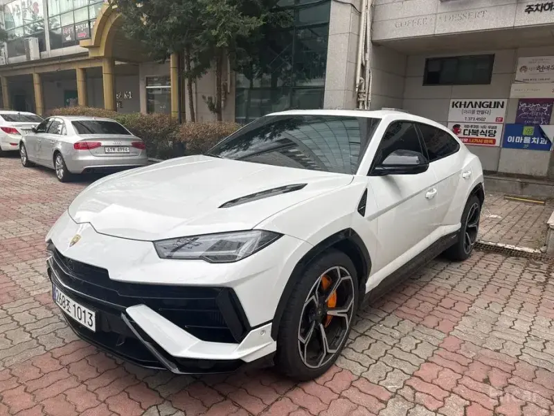 2024 Lamborghini Urus с пробегом 9 500 км
