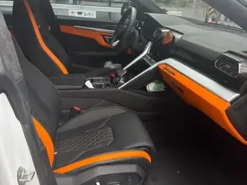 2024 Lamborghini Urus с пробегом 9 500 км