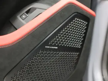2023 Lamborghini Urus с пробегом 723 км