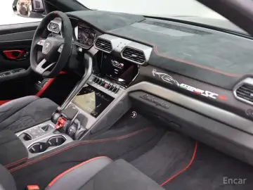 2023 Lamborghini Urus с пробегом 723 км
