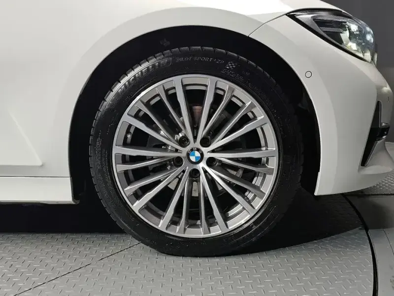 2022 BMW 3 серии с пробегом 25 351 км