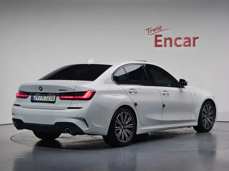 2021 BMW 3 серии с пробегом 15 844 км