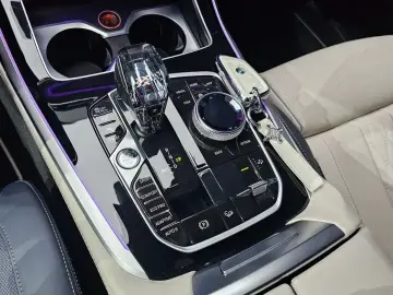 2022 BMW X7 с пробегом 73 337 км