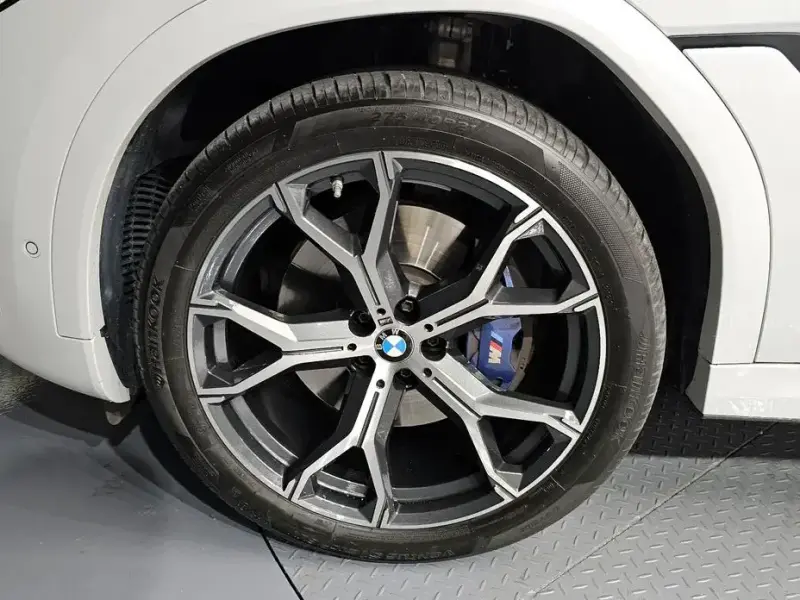 2022 BMW X6 с пробегом 30 214 км
