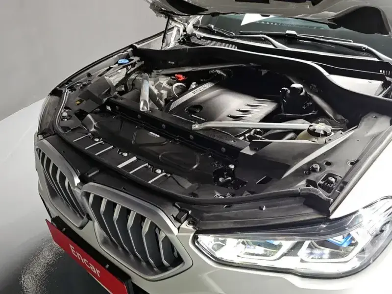 2022 BMW X6 с пробегом 30 214 км