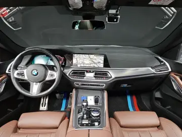 2022 BMW X6 с пробегом 30 214 км