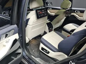 2022 BMW X7 с пробегом 16 822 км