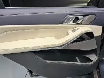 2022 BMW X7 с пробегом 16 822 км