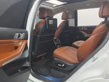 2021 BMW X7 с пробегом 18 101 км