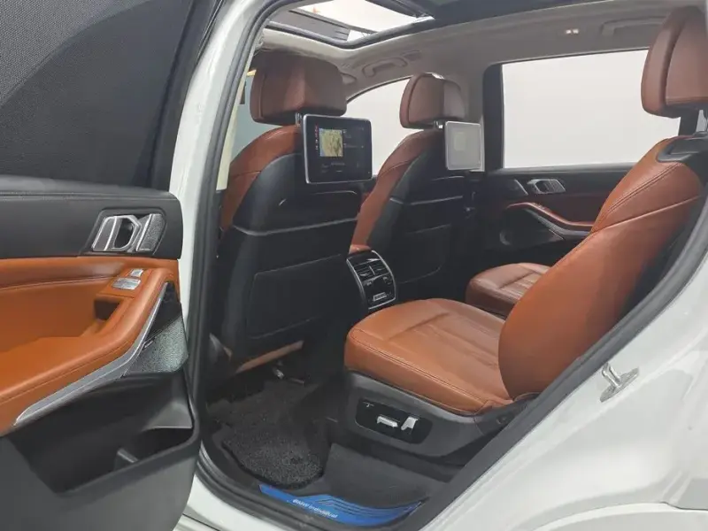 2021 BMW X7 с пробегом 18 101 км