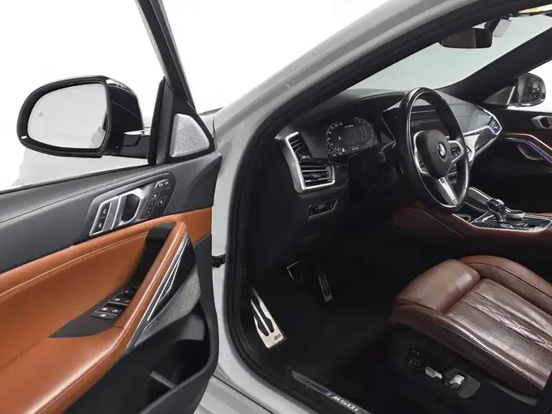 2023 BMW X6 с пробегом 24 345 км