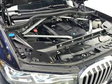 2022 BMW X7 с пробегом 70 218 км