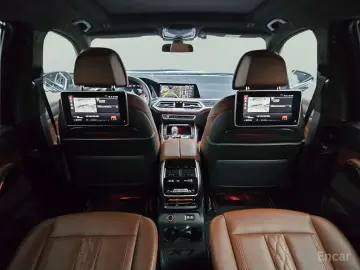 2022 BMW X7 с пробегом 32 480 км
