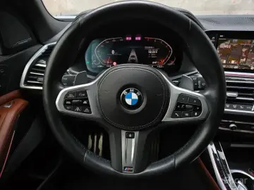 2022 BMW X7 с пробегом 32 480 км