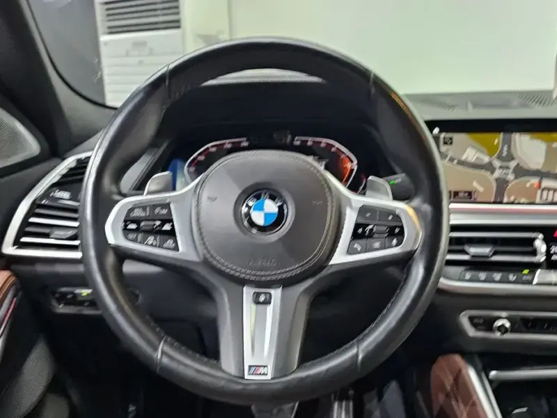 2021 BMW X6 с пробегом 76 410 км