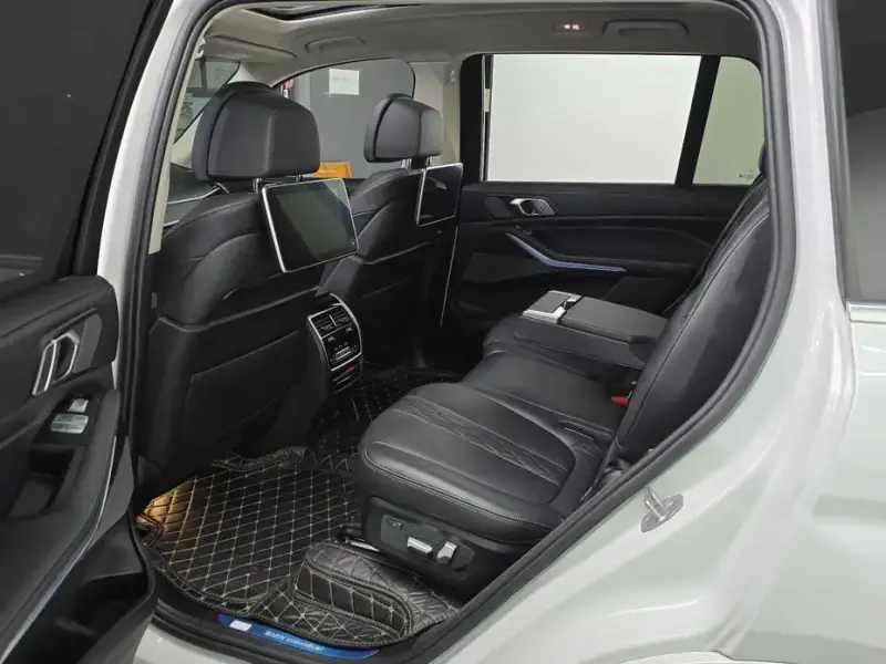 2021 BMW X7 с пробегом 106 473 км