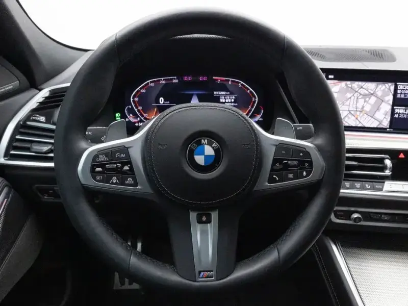 2023 BMW X6 с пробегом 32 585 км