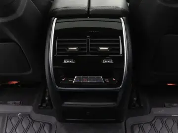 2023 BMW X6 с пробегом 32 585 км