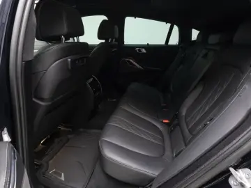 2023 BMW X6 с пробегом 32 585 км
