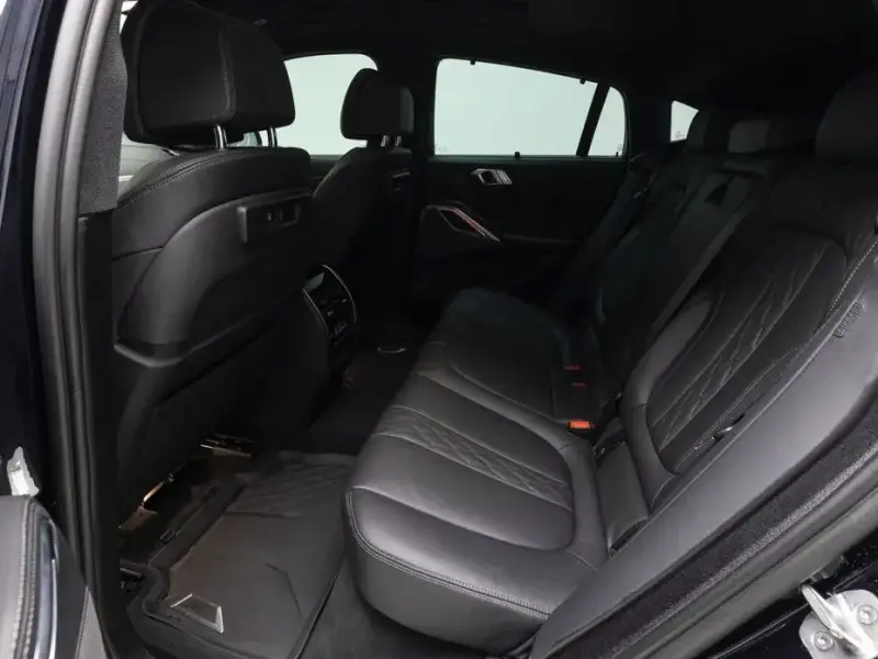 2023 BMW X6 с пробегом 32 585 км