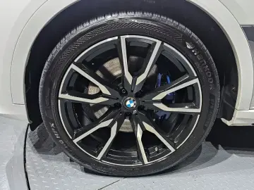 2022 BMW X7 с пробегом 106 094 км