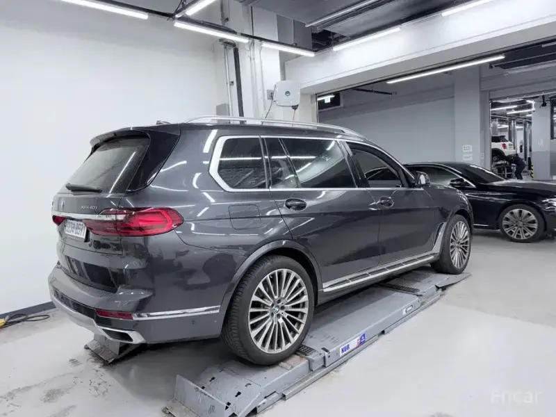 2022 BMW X7 с пробегом 57 933 км