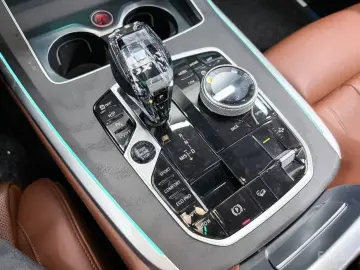2022 BMW X7 с пробегом 57 933 км