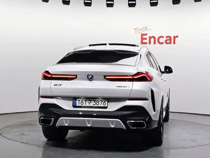 2023 BMW X6 с пробегом 84 493 км