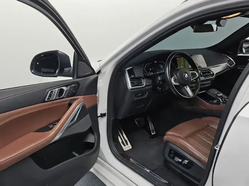 2023 BMW X6 с пробегом 84 493 км