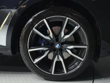2022 BMW X7 с пробегом 76 104 км